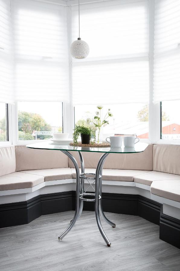 Beautiful First Floor Apartment Poulton-le-Fylde Экстерьер фото